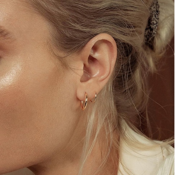 14k Spiral Gold Hoops - Picture 2 of 4